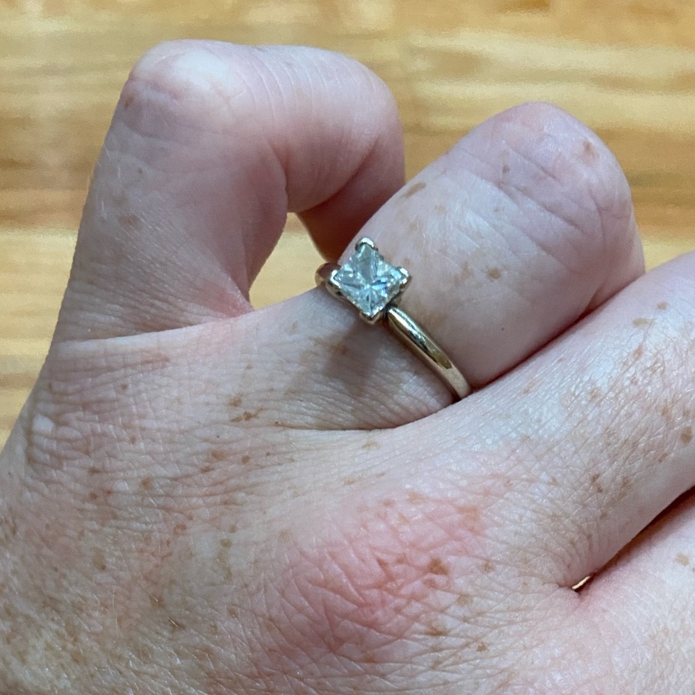 Princess cut engagement ring in white gold - Picture 4 of 6